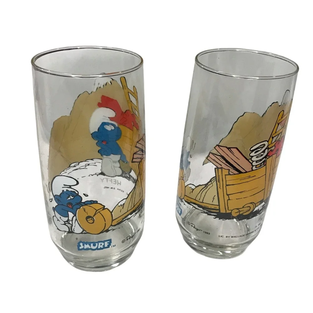 Lot of 5 Vintage 1982/1983 Smurfs Collector Peyo Glasses